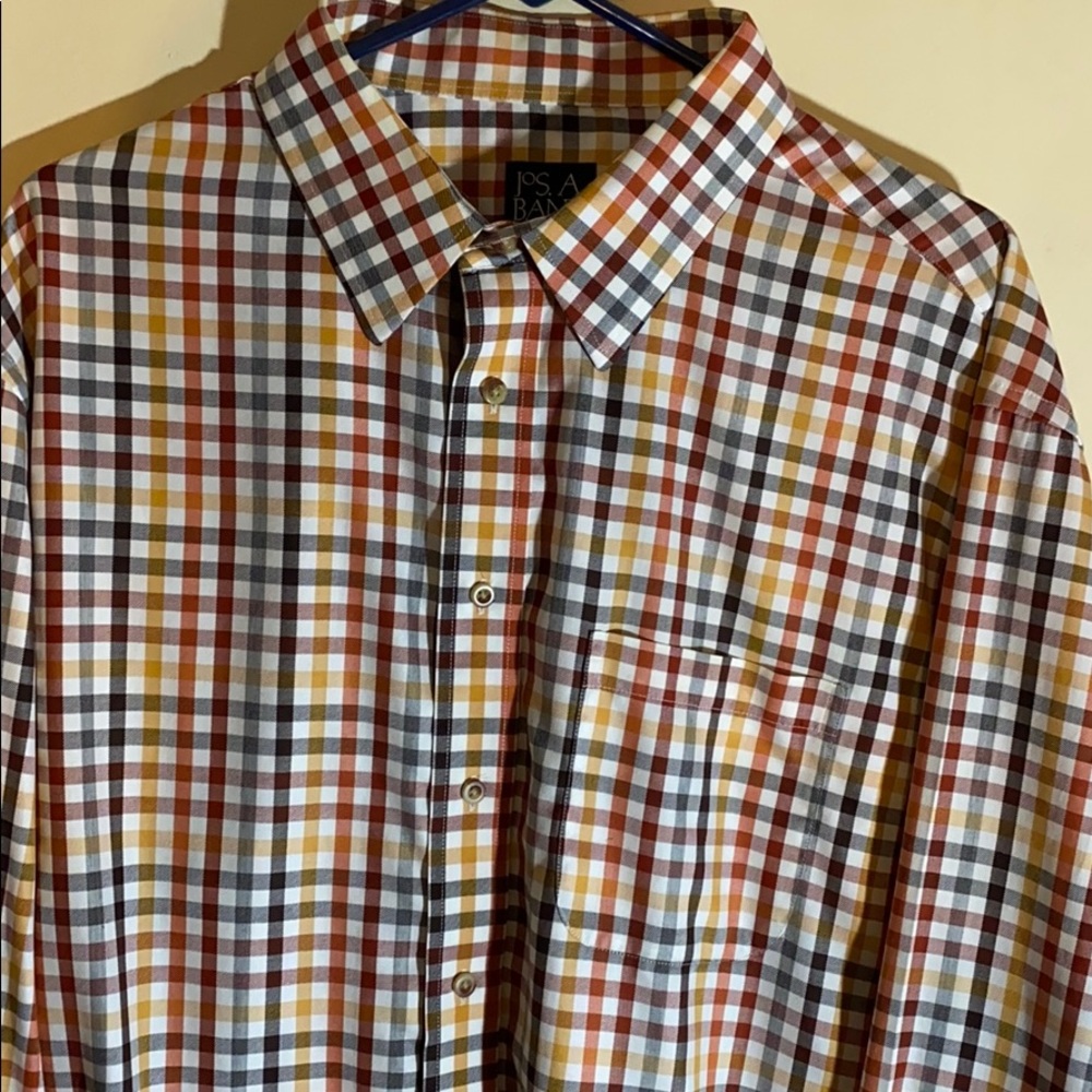 Jos A Bank Travelers Collection Tailored Fit